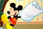 mickey-and-friends-in-pillow-fight